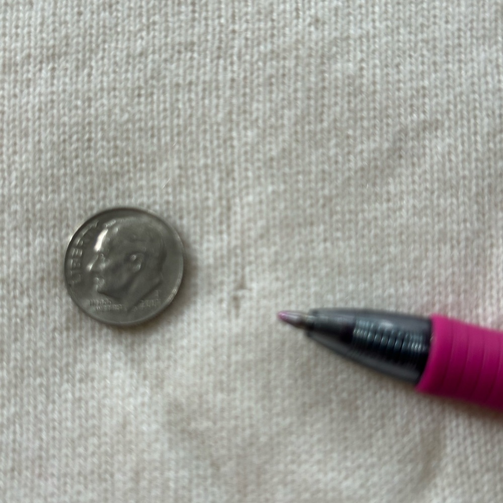 SAKS FIFTH AVENUE Ivory 100% Cashmere Tunic SM NWT as is -holes , easy to fix - Picture 7 of 13